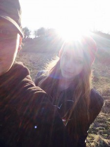 Töchterchen und ich beim 3 Generationen Spaziergang gestern Abend :-) S.J&I